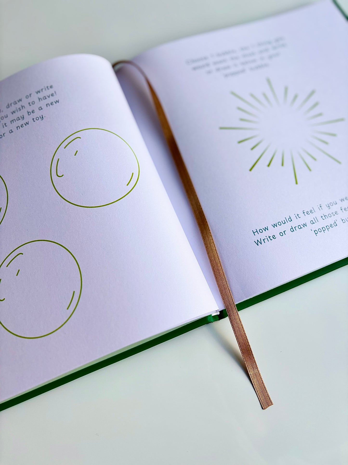 Minis Manifest Magic - Manifestation Journal GREEN